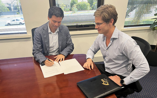 IMO y Pares&Alvarez firman un acuerdo para desarrollar proyectos mineros en Australia