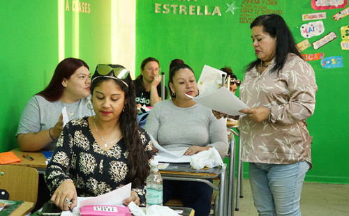 75 adultos con estudios inconclusos en la región podrán terminar la enseñanza media con ayuda de Minera El Abra