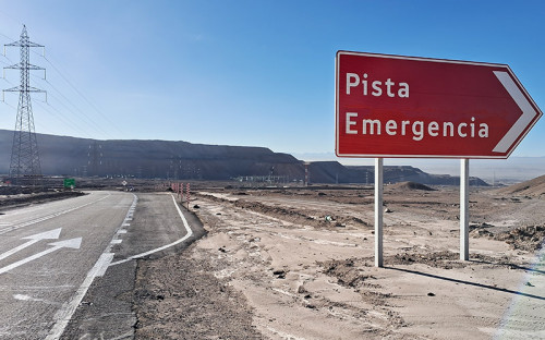 División Chuquicamata mejora seguridad vial con la habilitación de pistas de emergencia en ruta a Tocopilla