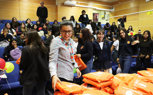 Mujeres líderes de Ministro Hales inspiraron a estudiantes de Mejillones