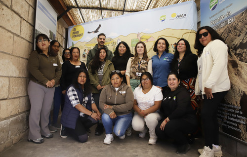 Mujeres se forman como monitoras comunitarias en talleres contra la violencia de género en el Salar de Atacama
