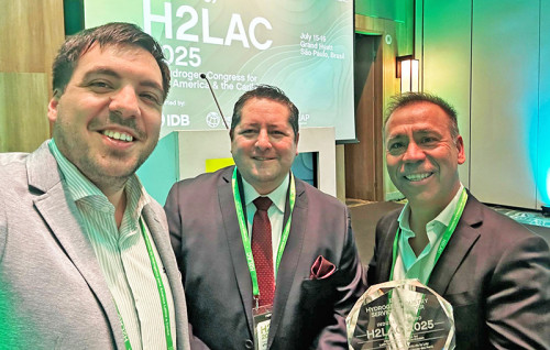 Unidad de Tecnologías del Hidrógeno UC recibe premio a mejor proveedor 2025 en Latam