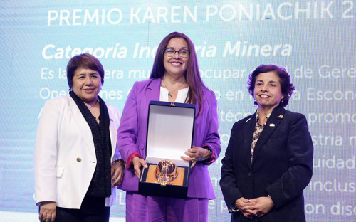 Ejecutiva de Escondida | BHP recibió premio Karen Poniachik al liderazgo femenino en la industria