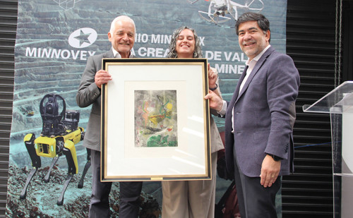 Minnovex distingue a Iván Valenzuela Rabí por su contribución a la innovación minera sustentable