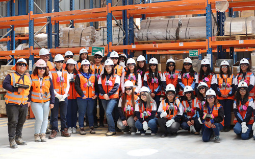 Estudiantes de Calama vislumbraron su futuro con visita educativa a Ministro Hales