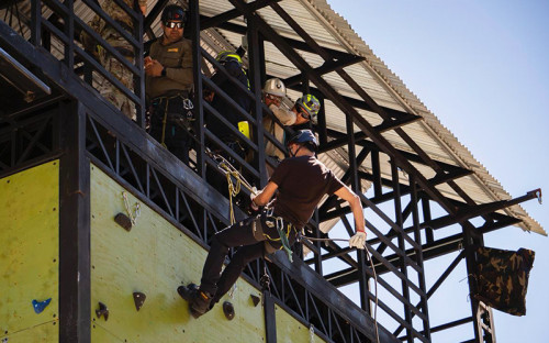 Brigadistas de Codelco Andina perfeccionan sus técnicas de rescate junto a Escuela de Montaña del Ejército