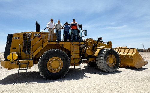 Llegan a Chile los primeros cargadores híbridos CAT 988 XE