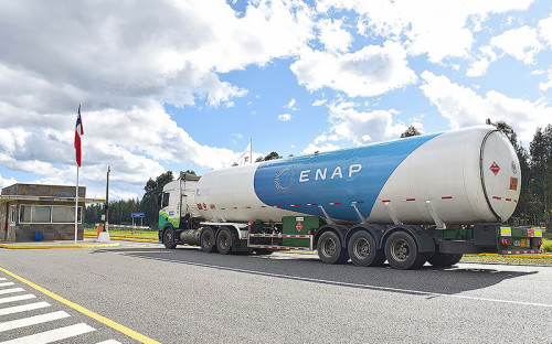 Enap Refinerías abre licitación para servicios de almacenamiento y transporte de sustancias peligrosas en Aconcagua