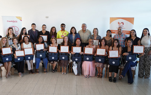 Vecinas de Caldera se certifican en cuidados del adulto mayor, primeros auxilios y manejo del estrés