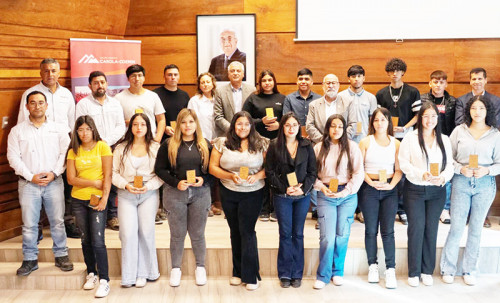 SCM Carola abre postulaciones a becas de excelencia académica para estudiantes de Tierra Amarilla