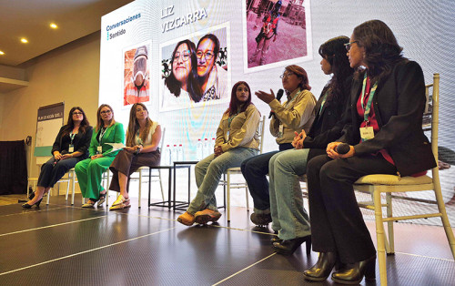 Más de 100 mujeres de empresas colaboradoras de Minera Antucoya fortalecieron sus redes y liderazgos