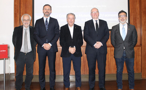 Especialista polaco expone sobre estrategias de materias primas críticas de la Unión Europea