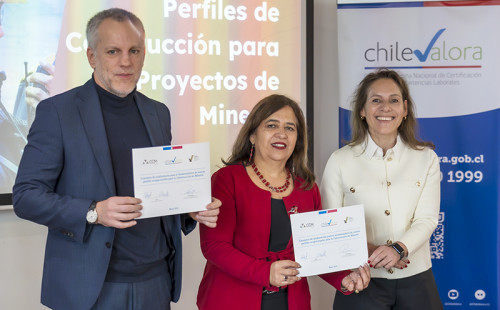 Consejo Minero y ChileValora firman proyecto para crear nuevos perfiles laborales para la construcción minera