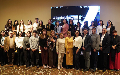Lundin Mining entrega becas a estudiantes de educación superior de Atacama