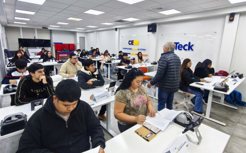 Teck Quebrada Blanca inicia programa de formación de Operadores CAEX para fortalecer la empleabilidad en Tarapacá