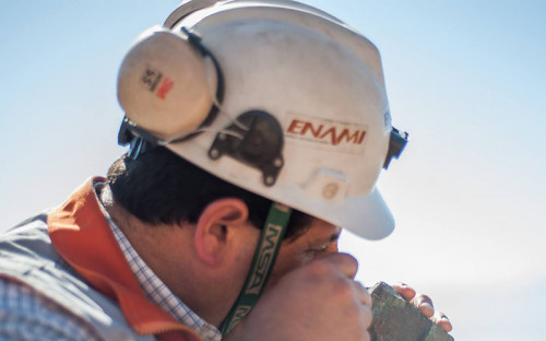 Empresa requiere servicios geológicos para estudios en distritos mineros