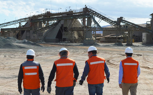 Empresa licita servicio de ingeniería de detalles y gestión de suministros para distintas operaciones mineras