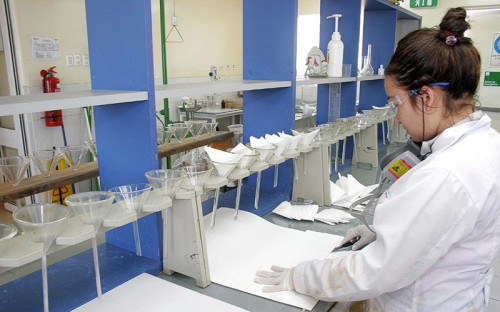 Empresa minera inicia proceso de adquisición de equipamiento técnico para laboratorio