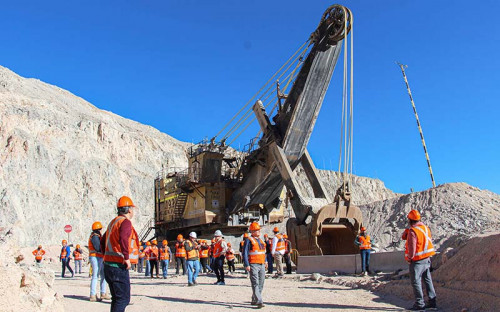 Dirigentes municipales de todo Chile visitan Chuquicamata y destacan su patrimonio histórico