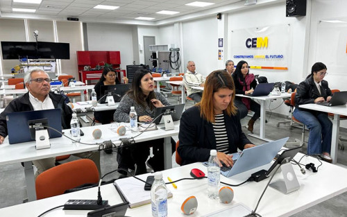 CEIM desarrolla taller sobre Análisis de Datos para proveedores mineros en Iquique