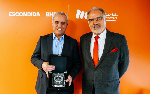 Entregan reconocimiento “Excelencia Operacional” a Escondida | BHP por su compromiso con la seguridad y salud ocupacional