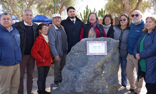 SCM Carola coloca primera piedra de proyecto Ruta C-385 en Tierra Amarilla