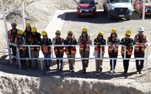 Lomas Bayas da la bienvenida a una nueva generación de mujeres que transforman la minería