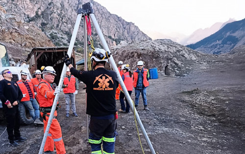 Enami ofrece 20 cursos de capacitación a pequeños productores mineros: seguridad es uno de los ejes