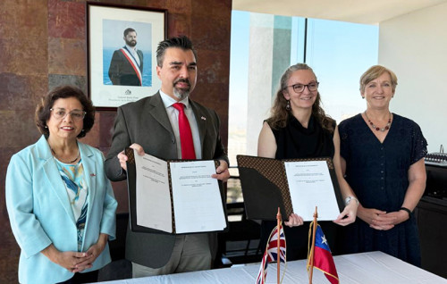 Chile y Reino Unido firman alianza estratégica para integrar estándares de clase mundial en investigación geocientífica