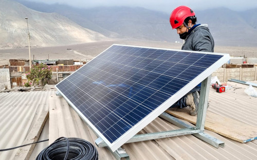 En Michilla implementarán paneles fotovoltaicos en 29 hogares y mobiliario para la Escuela y el Jardín Infantil