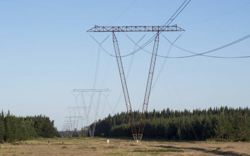 Conflicto en Medio Oriente dispararía precios energéticos hasta en un 6% en clientes libres