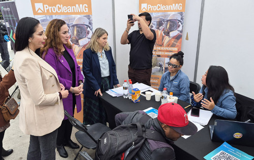 Cerca de 3 mil personas asistieron por empleos, asesorías y orientación a la Feria laboral de Antofagasta Minerals