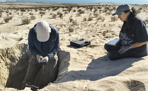Investigador UDA crea colecciones de microorganismos de Atacama para impulsar minería verde, biomedicina y agricultura