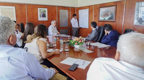 Puerto de Iquique recibe a delegación de la Contraloría General de la República