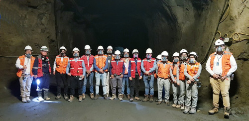 Alumnos de último año de ingeniería visitan mina subterránea Carola