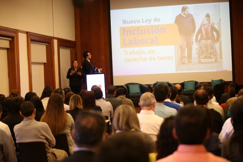 FCAB, Seremía de Desarrollo Social y Familia, y Senadis encabezan primer Seminario de Inclusión Laboral