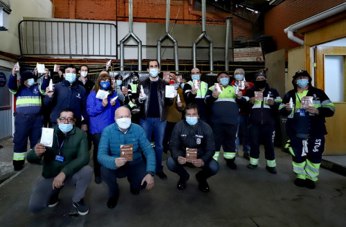 Ministerio de Minería entrega «kit de protección» con insumos que incorporan cobre a funcionarios de aseo de Santiago