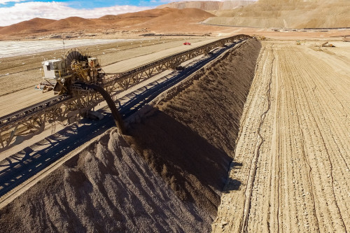 Minera Zaldívar cumple primer mes operando 100% con energía renovable