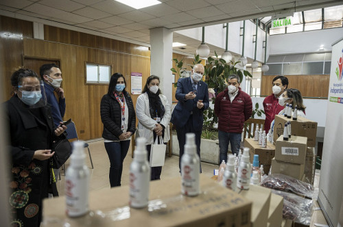 Ministerio de Minería entrega productos con cobre a funcionarios de salud de la comuna de Independencia