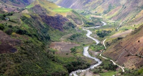 Ecuador pone en venta su participación en proyecto minero en que es socio Codelco