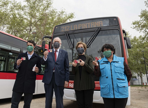 Ministros de Transporte y Minería valoran incorporación de 50 buses eléctricos al transporte público capitalino