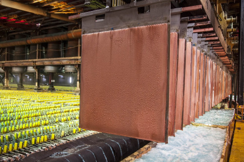 Cobre repunta y anota nuevo máximo en casi siete años