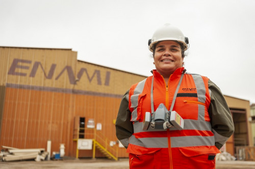 Enami destaca avances en equidad de género: alcanza un 17% de participación laboral femenina