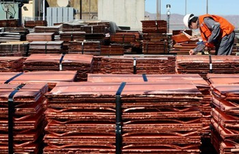 Cobre retrocede y exhibe un descenso semanal de 3%