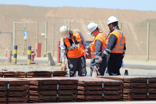 Minera licita servicio de saneamiento industrial