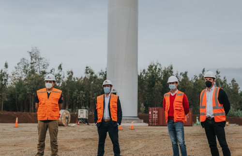 Autoridades del Ministerio de Energía conocen en terreno los avances del parque eólico Los Olmos