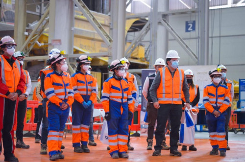 Subsecretario de Minería visita a primer turno compuesto en un 100% por mujeres en la industria