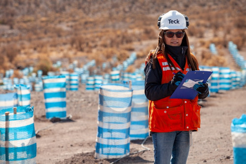 Sonami destaca incremento de empleo femenino en la industria minera