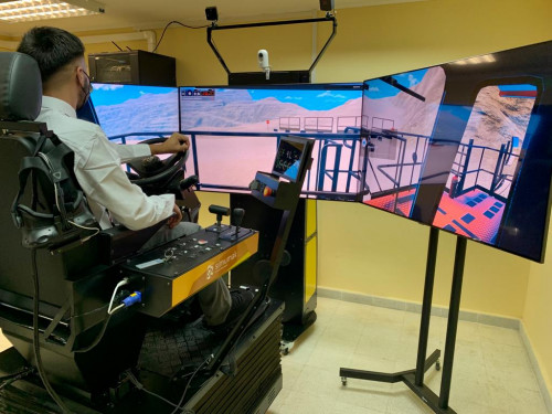 Gold Fields inaugura simulador para operadores  de maquinaria en liceo de Diego de Almagro