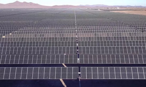 Proyecto Andes Solar de AES Chile entra en la etapa final con montaje de paneles de última generación